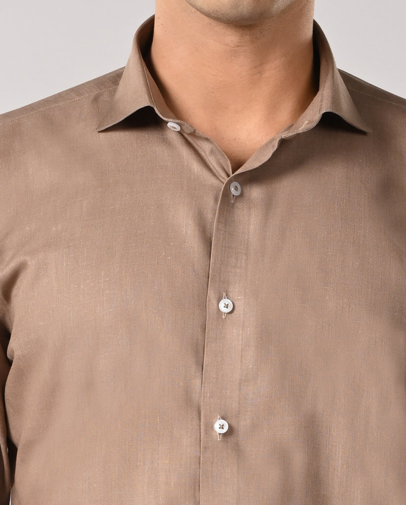 Stylish 100% cotton apple cut shirt for men in pastel nude shade with contrast buttons